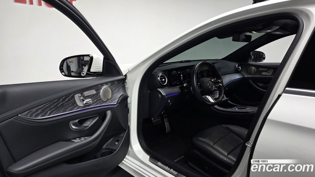 Mercedes-Benz E-Class E350 4MATIC AMG Line, 2022