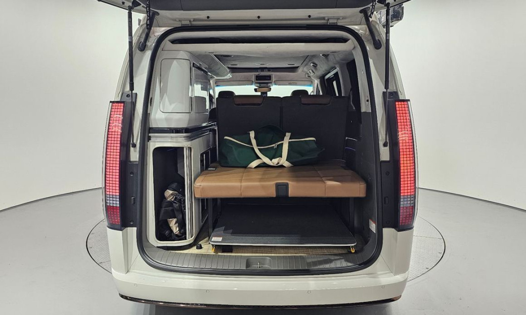 Hyundai Staria 2WD Camping Car, 2024