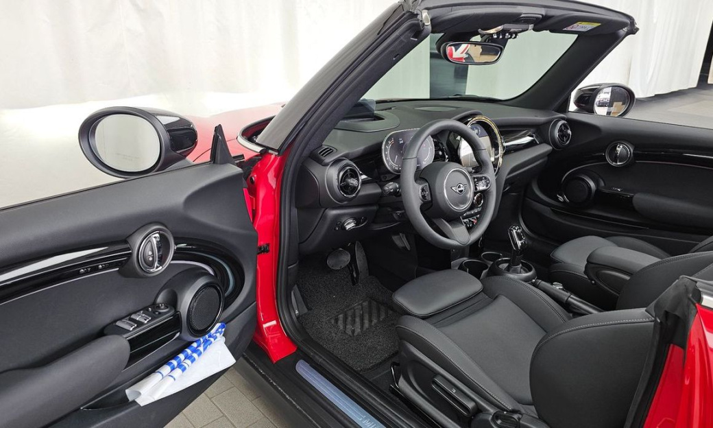 Mini Cooper Convertible Classic, 2024