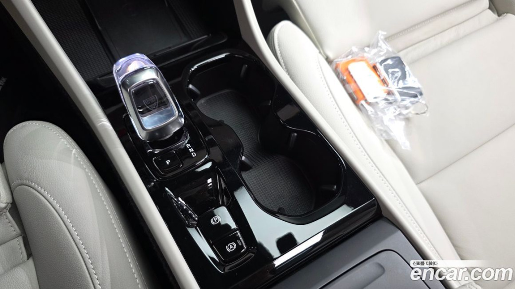 Volvo XC40 B4 Ultra Bright, 2026