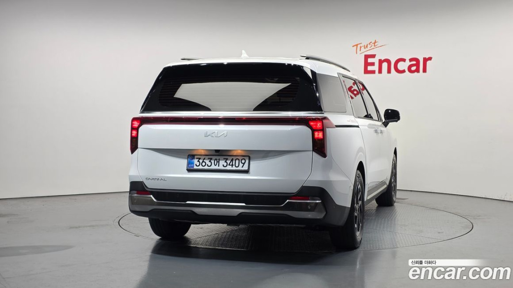 Kia Carnival 9-Seater Signature, 2025