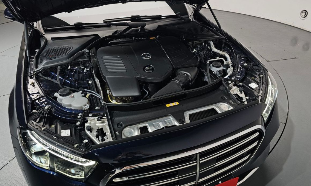 Mercedes-Benz E-Class E300 4MATIC Exclusive, 2024