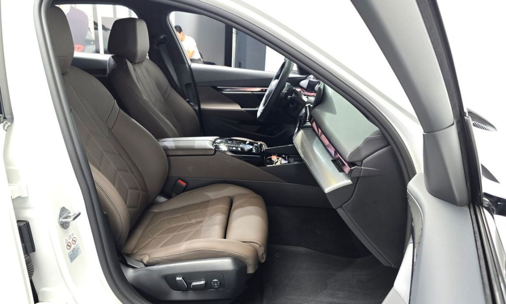 BMW 5-Series 523d M Sport, 2024