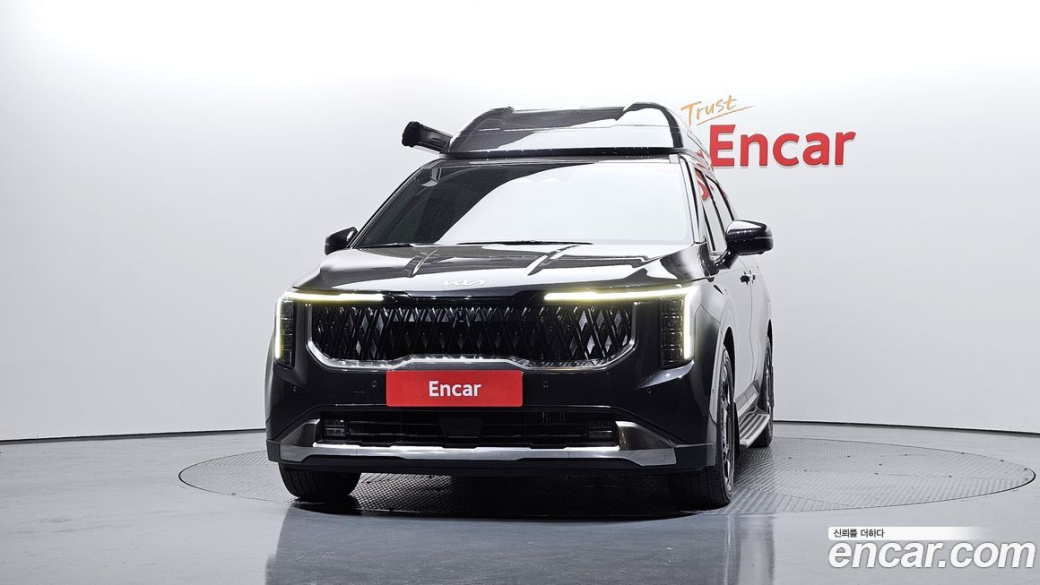 Kia Carnival 7-Seater Outdoor, 2025