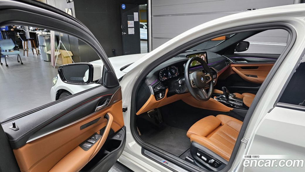 BMW 5-Series 520i M Sport, 2023