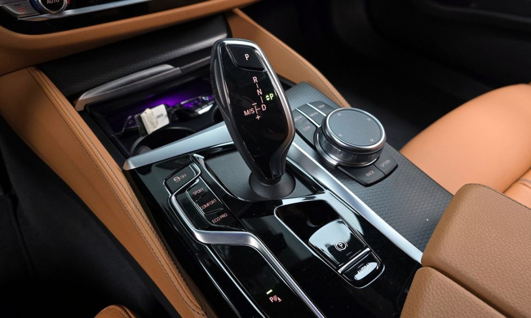 BMW 5-Series 520i M Sport, 2023