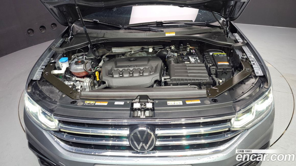 Volkswagen Tiguan 2.0 TSI Prestige, 2024