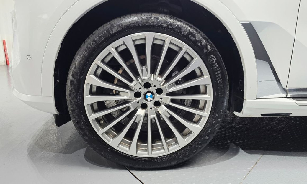 BMW X7 xDrive 40i Design Pure Excellence 6-Seater, 2025