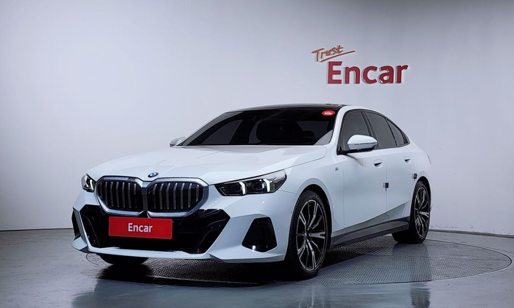 BMW 5-Series 530i xDrive M Sport, 2024