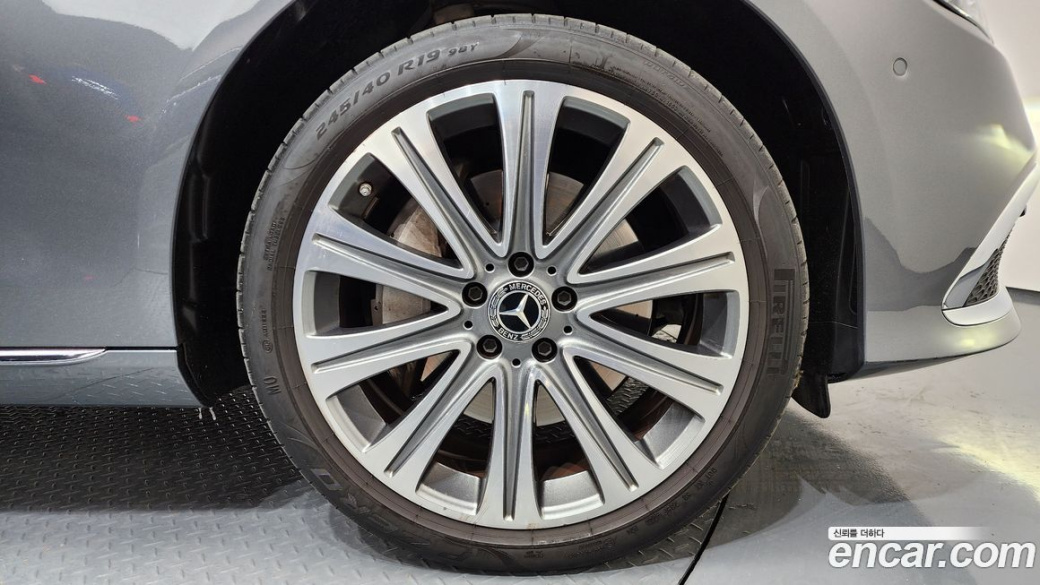 Mercedes-Benz E-Class E350 4MATIC Exclusive, 2023