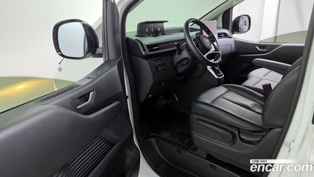 Hyundai Staria Tourer 9-Seater, 2024
