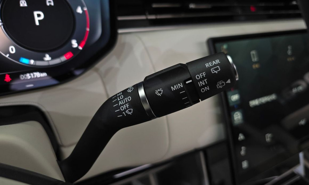 Land Rover Range Rover D350 Autobiography Long Wheel Base, 2025