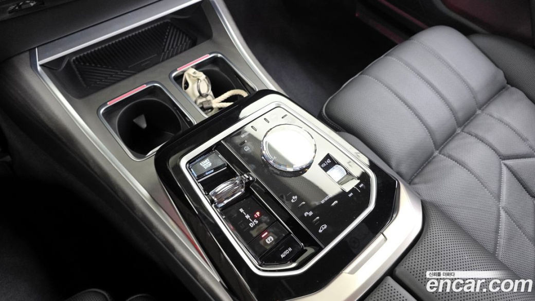 BMW 7-Series 740i xDrive Classic Silver Edition, 2024