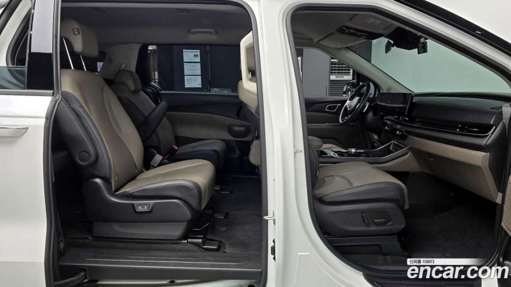 Kia Carnival 9-Seater Noblesse, 2024