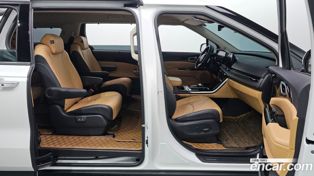 Kia Carnival 9-Seater Noblesse, 2023
