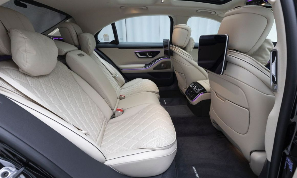 Mercedes-Benz S-Class S500 4MATIC, 2026