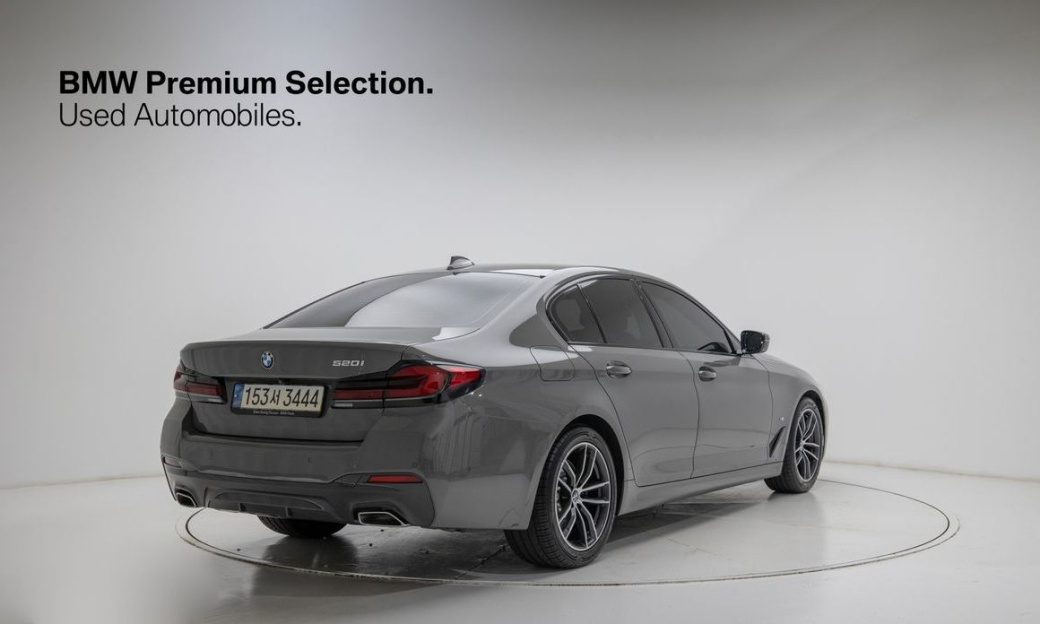 BMW 5-Series 520i M Sport, 2022