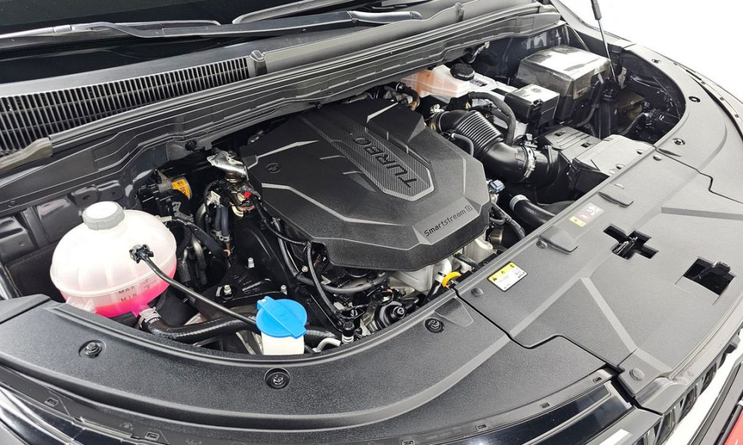 Kia Carnival 7-Seater Signature, 2024