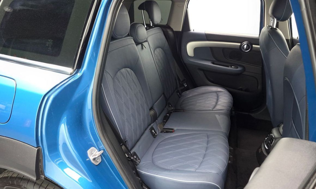 Mini Countryman ALL4 Classic Launch Pack, 2023