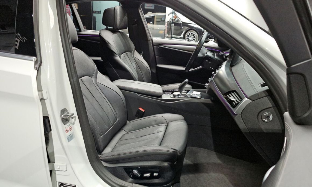 BMW 5-Series 520i M Sport, 2023