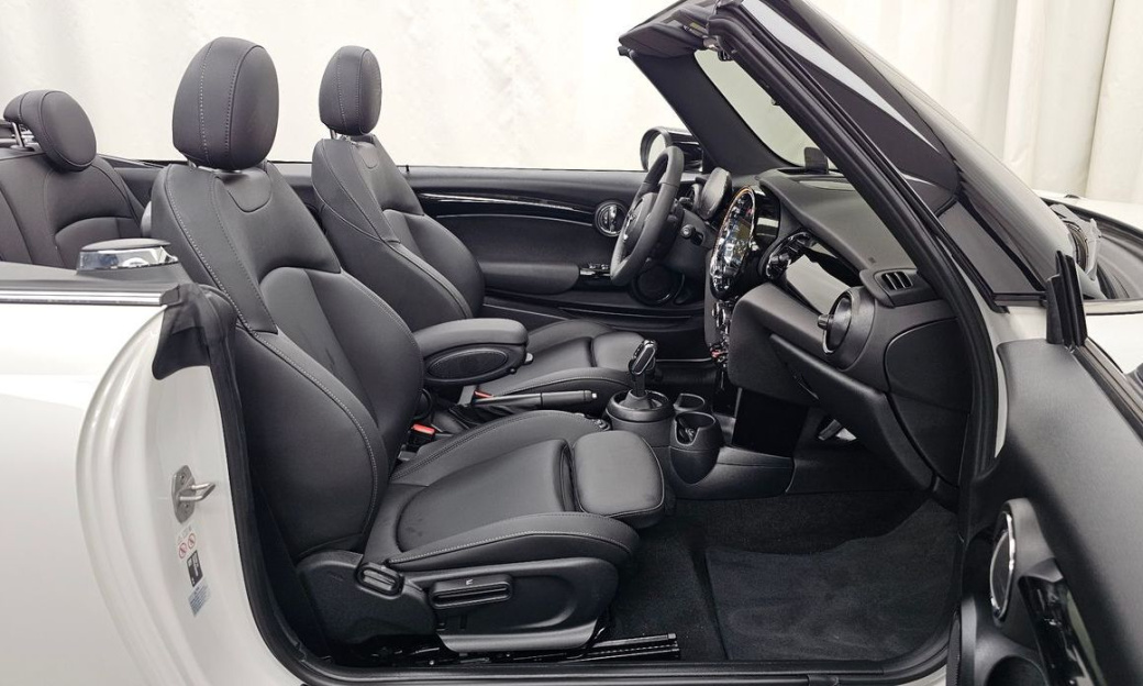 Mini Cooper Convertible Classic, 2024