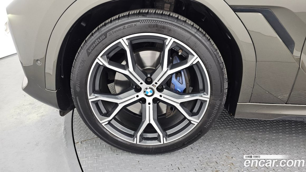 BMW X6 xDrive40i M Sport, 2022
