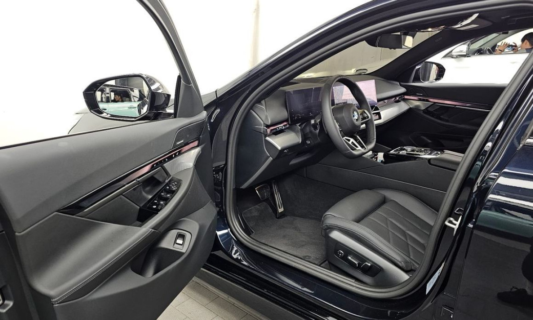 BMW 5-Series 520i M Sport, 2026