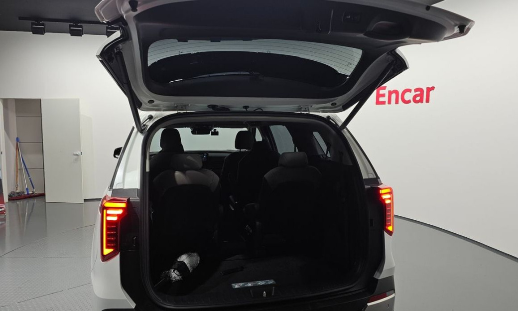 Kia Carnival 9-Seater Noblesse, 2024