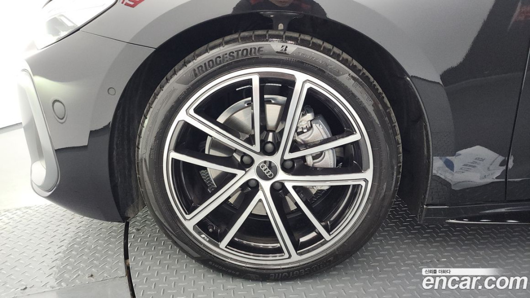 Audi A5 40 TFSI Quattro S Line, 2025