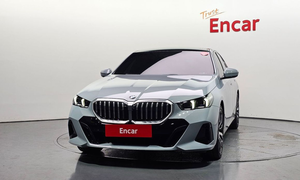 BMW 5-Series 530i xDrive M Sport, 2025
