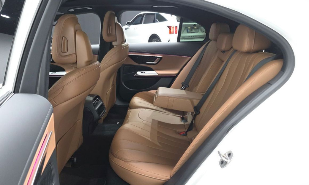 Mercedes-Benz E-Class E200 AMG Line, 2026