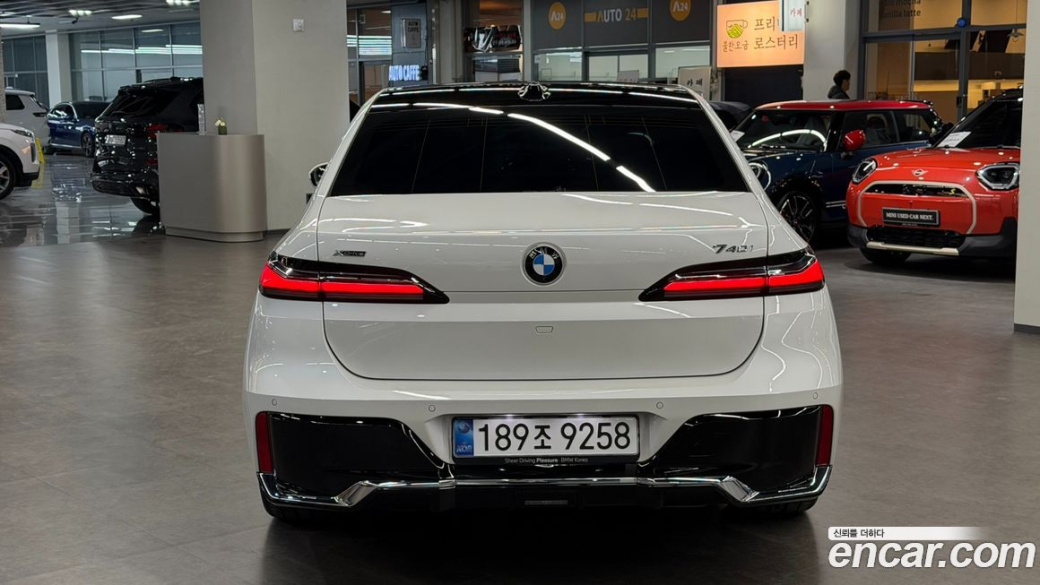 BMW 7-Series 740i xDrive M Sport, 2025