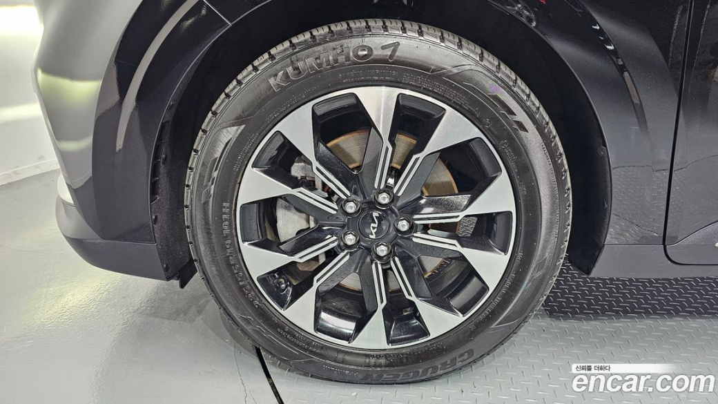 Kia Carnival 9-Seater Signature, 2023