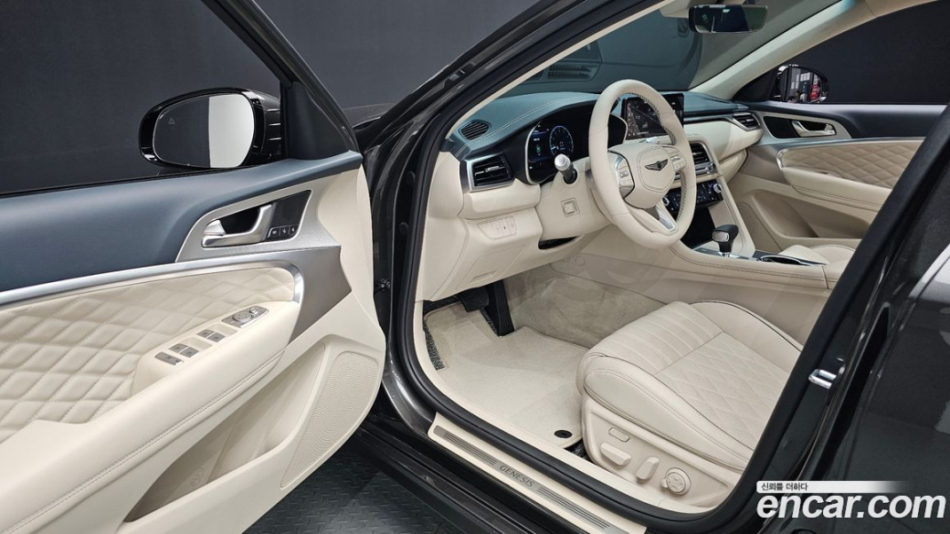 Genesis G70 Gasoline 2.5T 4WD, 2025