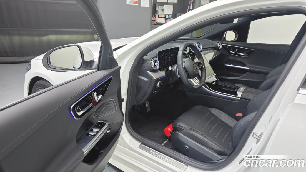 Mercedes-Benz C-Class C200 AMG Line, 2025