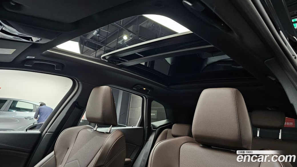 BMW 2-Series 220i M Sport, 2023