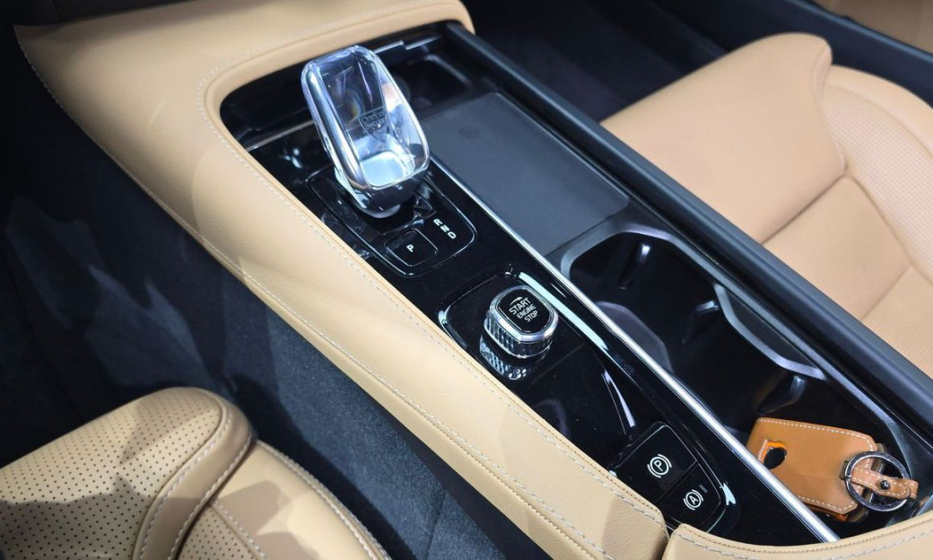 Volvo S90 B6 AWD Ultra Bright, 2025