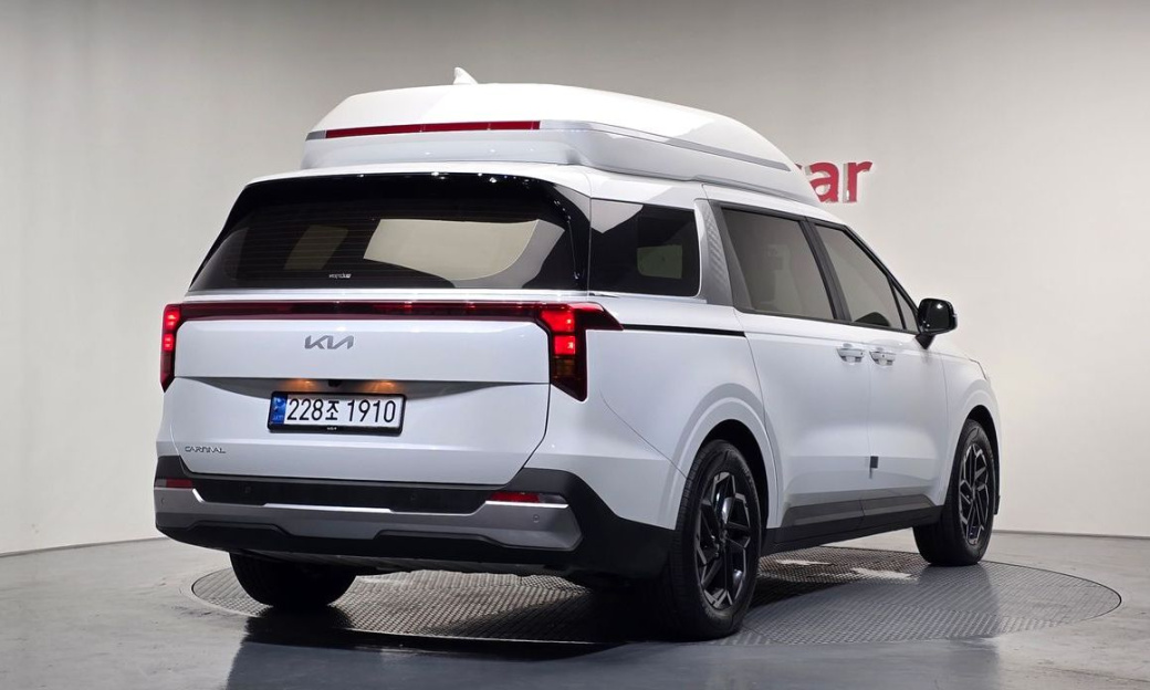 Kia Carnival 9-Seater Hi Limousine (Special Vehicle), 2025