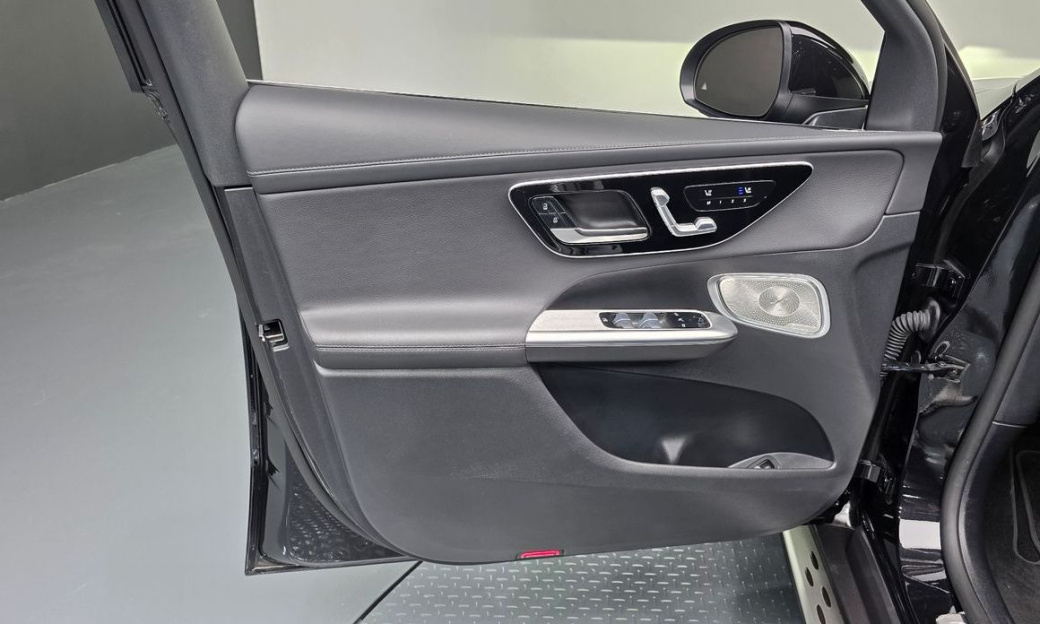 Mercedes-Benz GLC-Class GLC300 4MATIC Coupe, 2025