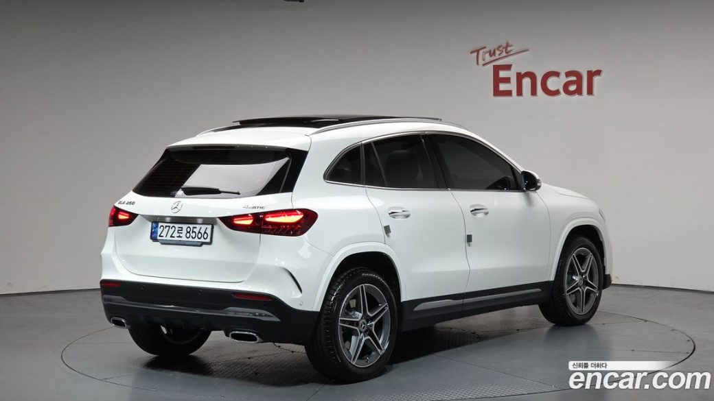 Mercedes-Benz GLA-Class GLA250 4MATIC, 2025