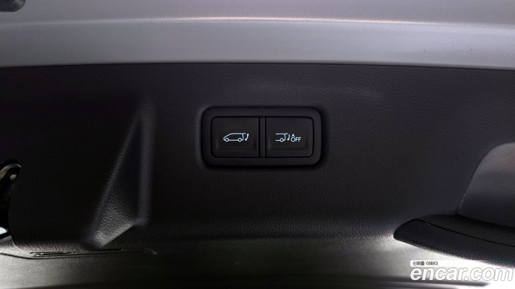 Hyundai Staria 4WD Lounge 9-Seater, 2025