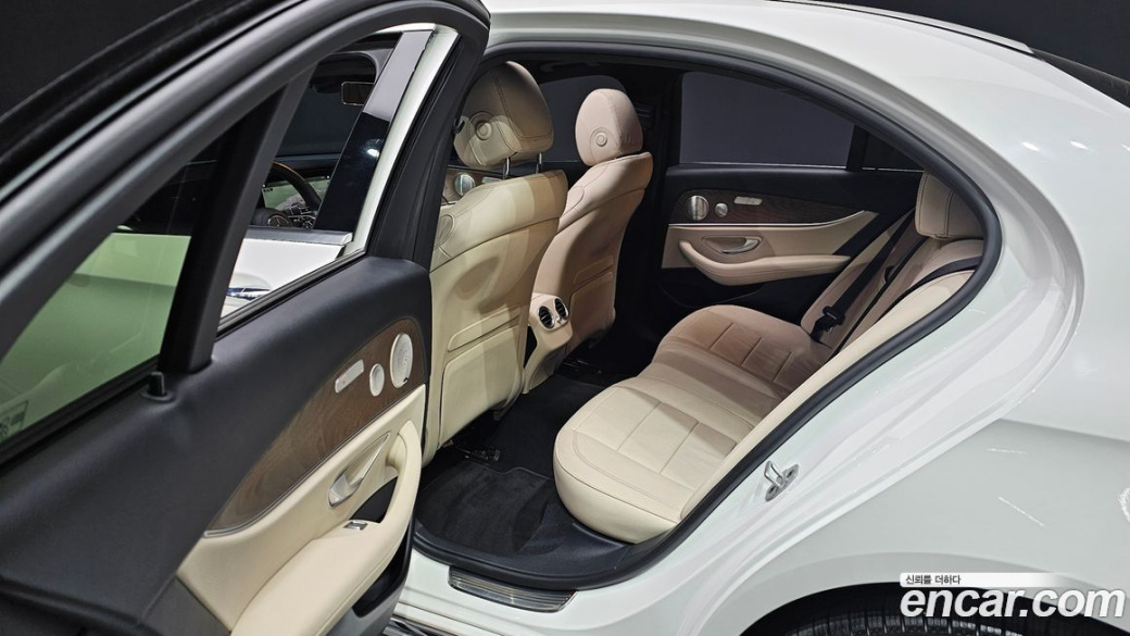 Mercedes-Benz E-Class E220d 4MATIC Exclusive, 2023