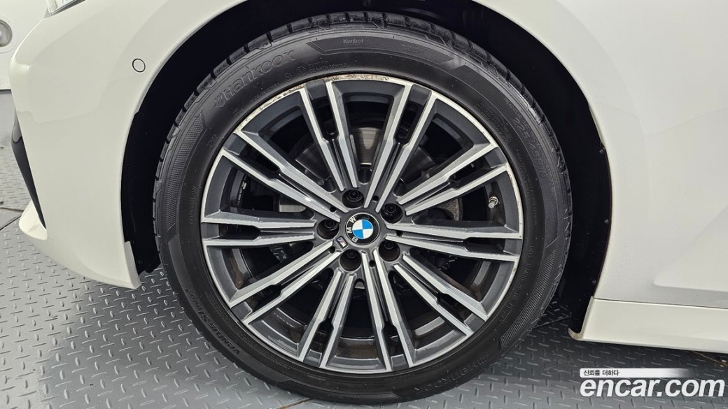 BMW 3-Series 320i M Sport, 2022