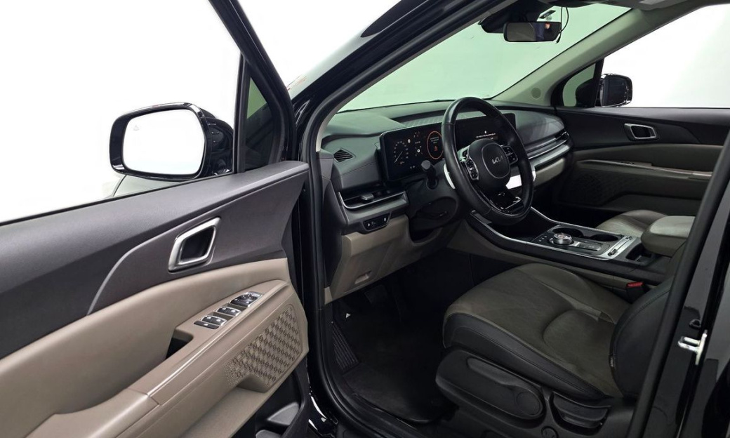 Kia Carnival 9-Seater Prestige, 2024