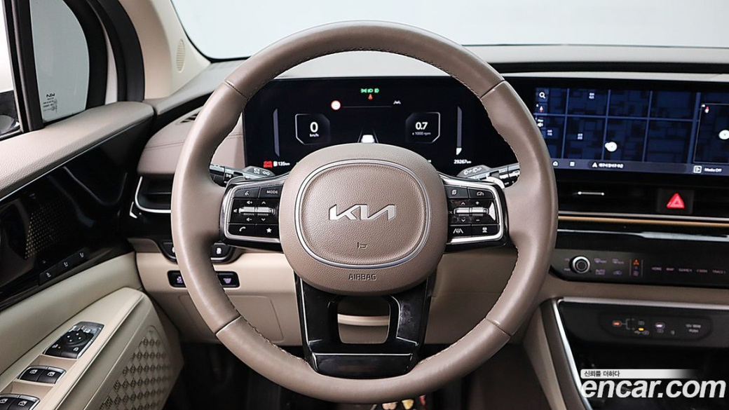 Kia Carnival 7-Seater Signature, 2024