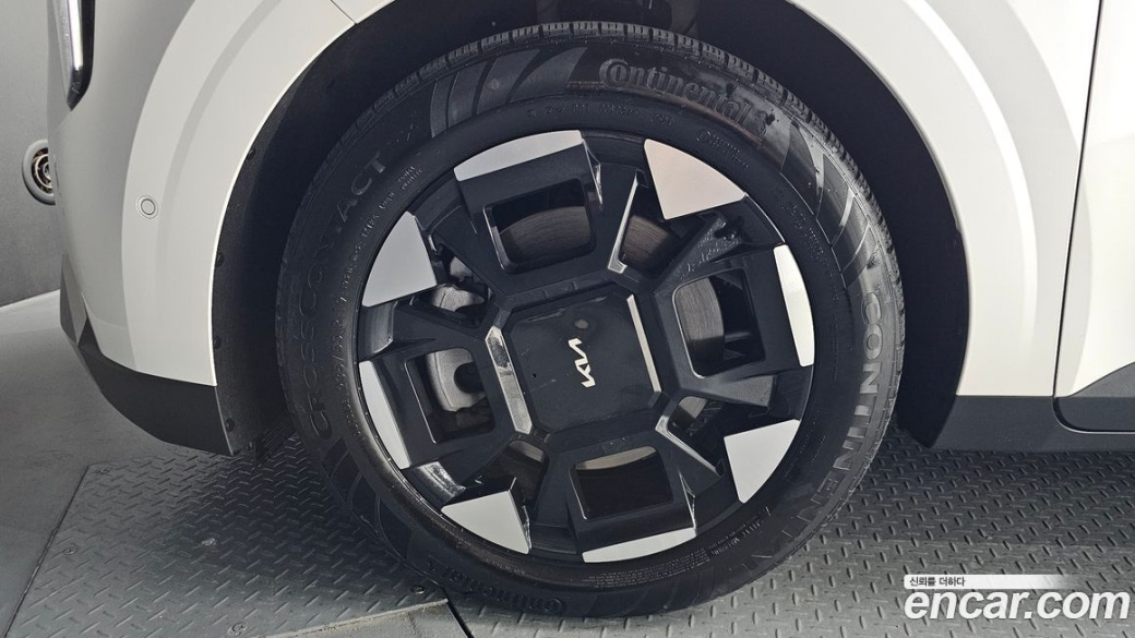 Kia Carnival 7-Seater Signature, 2024