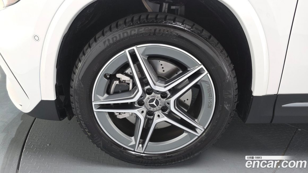 Mercedes-Benz GLA-Class GLA250 4MATIC, 2025