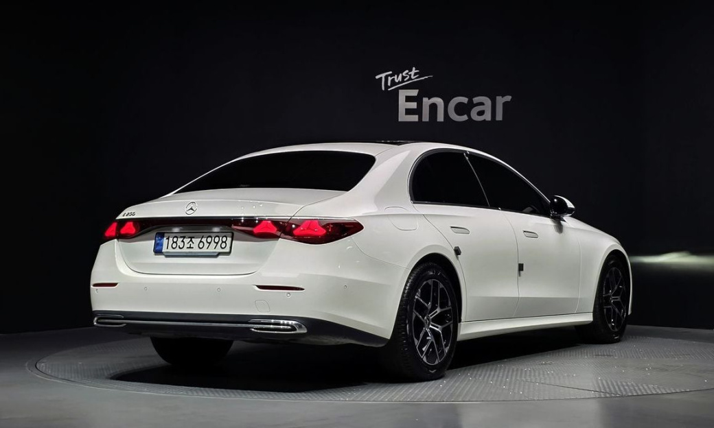 Mercedes-Benz E-Class E200 Avantgarde, 2024
