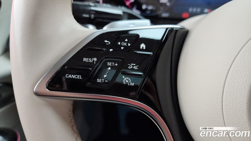 Mercedes-Benz E-Class E300 4MATIC AMG Line, 2024