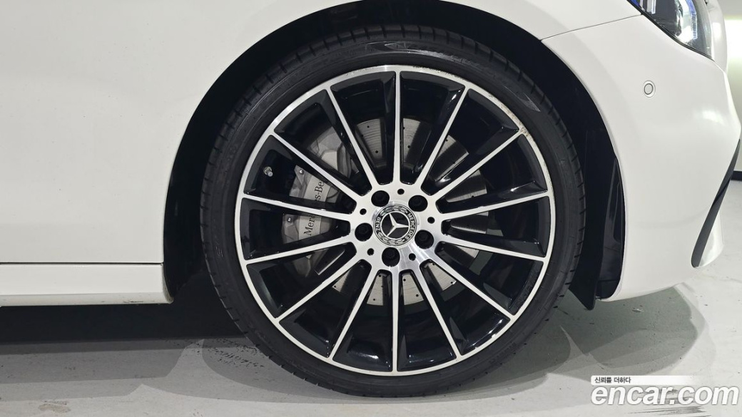 Mercedes-Benz E-Class E350 4MATIC AMG Line, 2023
